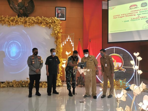 harganas-ke-29-kaper-bkkbn-jatim-hadiri-launching-one-touch-stunting-di-kota-blitar