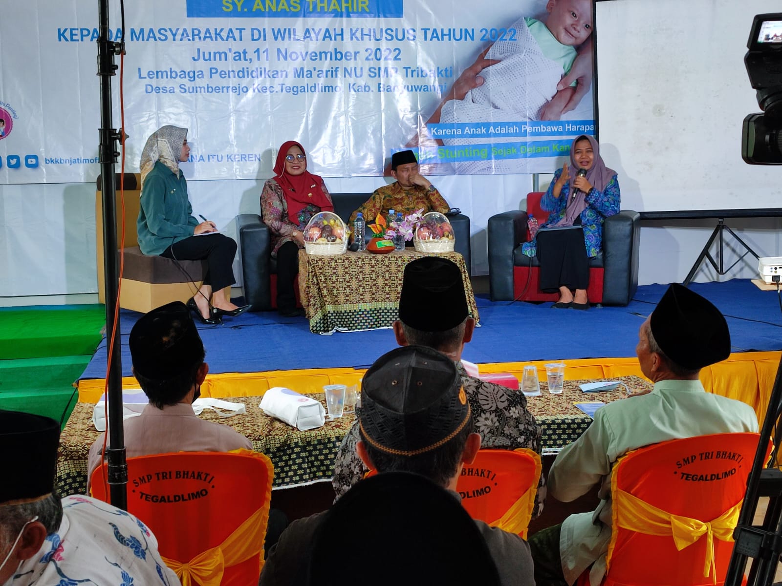 giat-bkkbn-jatim-bersama-anas-thahir-dalam-percepatan-penurunan-stunting-di-smp-tribakti-banyuwangi