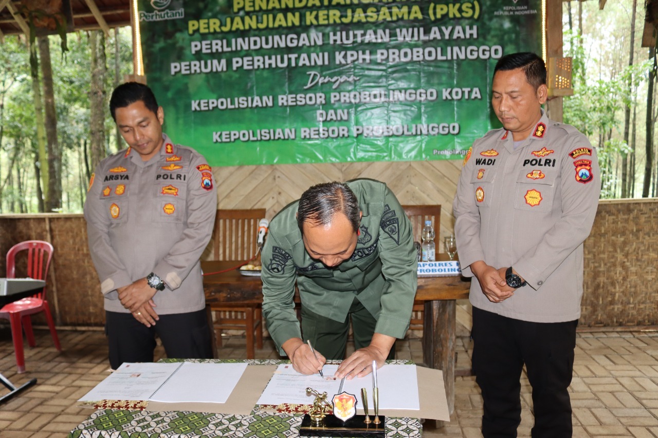 teken-pks-perlindungan-hutan-perhutani-kph-probolinggo-dengan-polresta-probolinggo-dan-polres-probolinggo