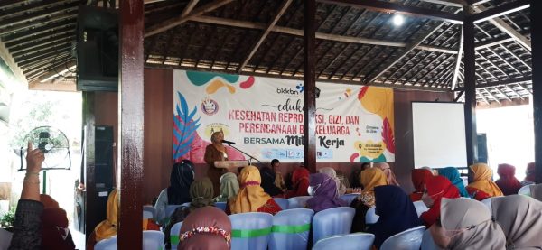 percepat-penurunan-stunting-bkkbn-jatim-gelar-edukasi-kesehatan-reproduksi-gizi-dan-kb-di-blitar