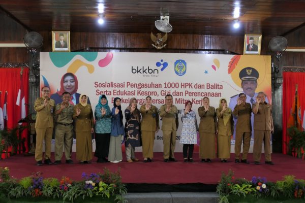 kaper-bkkbn-jatim-minta-kader-pembangunan-keluarga-dan-tpk-di-nganjuk-komitmen-tak-ada-lagi-bayi-terlahir-stunting