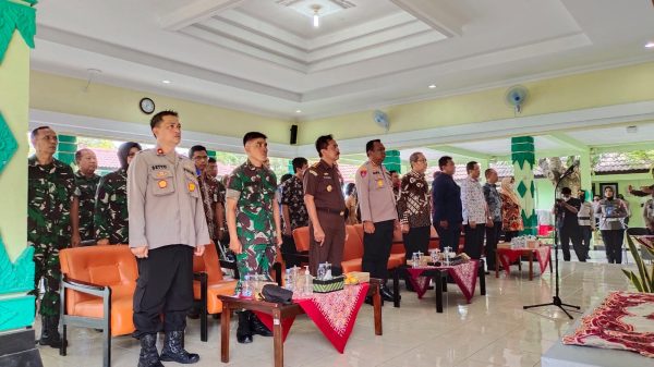 peran-nyata-bkkbn-diy-beri-penghargaan-tni-polri-dalam-percepat-penurunan-stunting