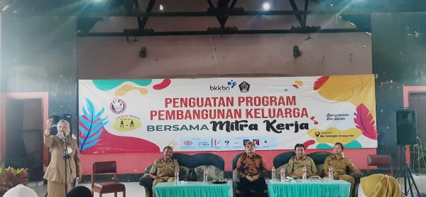 bkkbn-jatim-dan-nurhadi-gelar-penguatan-program-pembangunan-keluarga-di-blitar