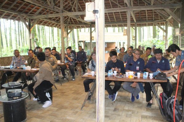 perhutani-kph-probolinggo-bersama-cdk-lumajang-implementasi-sismonev-rtt-20226869