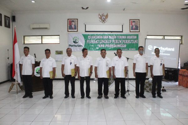 Bertempat di aula Perhutani KPH Probolinggo melaksanakan pelantikan dan serah terima jabatan (sertijab) beberapa pejabat lingkup Perum Perhutani KPH Probolinggo