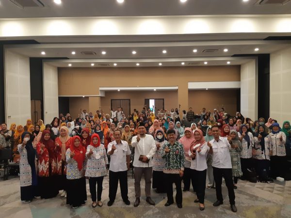 lewat-promosi-dan-kie-pengasuhan-balita-bkkbn-jatim-gelar-advokasi-dan-kie-percepatan-penurunan-stunting-di-jember