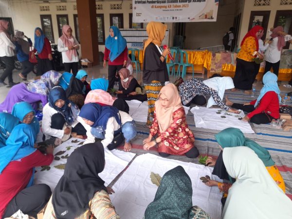 BKKBN Jatim Bersama Dinas KBPPPA Kabupaten Gresik Gelar Orientasi Pemberdayaan Ekonomi Keluarga