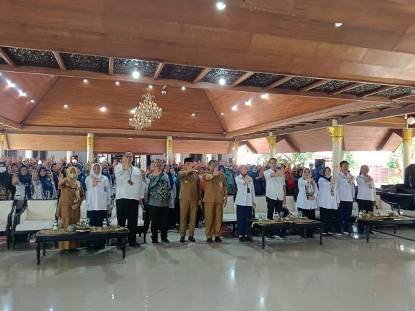 Hasto Wardoyo Bersama Kaper BKKBN Jatim Turunkan Stunting di Sidoarjo