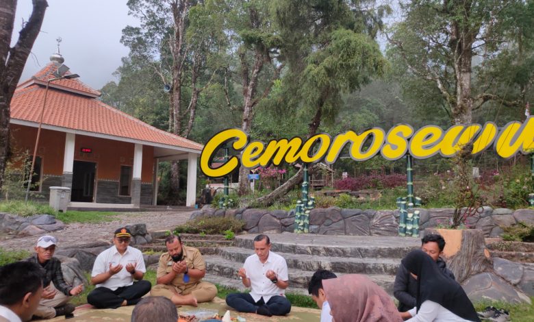 perhutani-buka-pendakian-cemoro-sewu-gunung-lawu