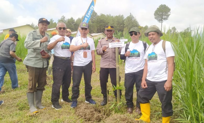 kph-probolinggo-laksanakan-reboisasi-di-kawasan-relokasi-bumi-semeru-damai