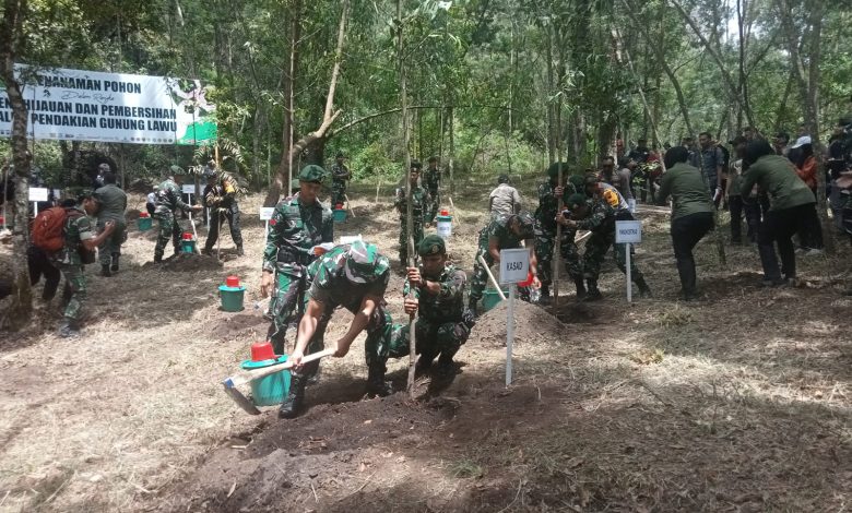 perhutani-kph-lawu-ds-laksanakan-penghijauan-kembali-hutan-gunung-lawu