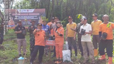 perhutani-kph-jember-partisipasi-dalam-penanaman-pohon-bersama-pemerintah-kab-jember