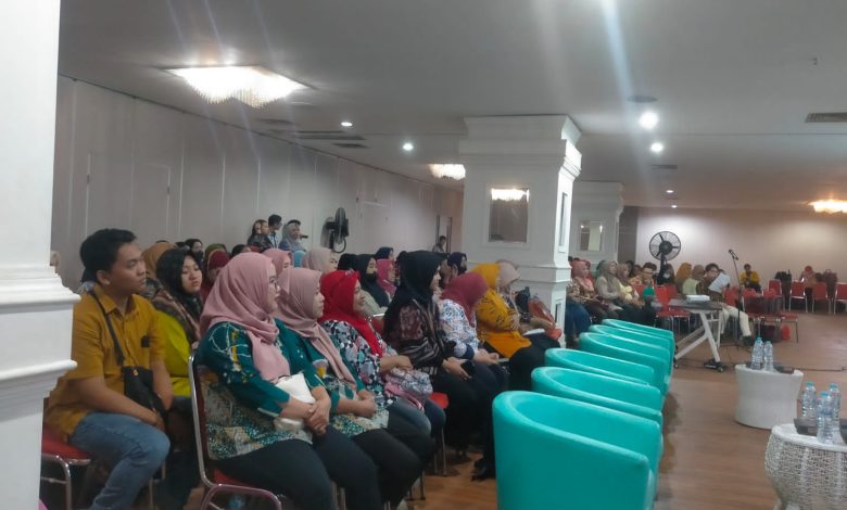 bkkbn-gelar-sosialisasi-pencegahan-stunting-di-siola-convention-hall