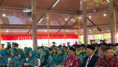 552-wisudawan-dikukuhkan-jadi-orangtua-hebat-dan-lansia-tangguh-telah-menempuh-pembelajaran-soth-selama-6-bulan