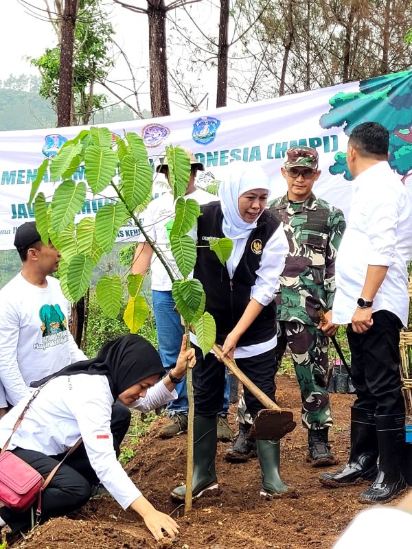 kph-lawu-ds-bersama-jajaran-ikut-hadiri-peresmian-relokasi-rumah-dan-sarana-prasarana-lingkungan