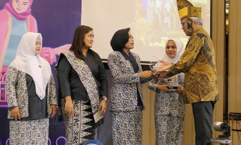 provinsi-jatim-berhasil-bawa-pulang-juara-2-star-bidan-terbaik-di-ajang-apresiasi-pelayanan-kb-pasca-persalinan