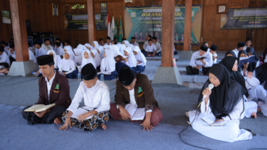 bkkbn-jatim-gelar-doa-bersama-dengan-pondok-pesantren-segoro-agung