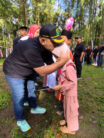 kph-banyuwangi-barat-bersama-iik-lakukan-santunan-anak-yatim-disekitar-hutan