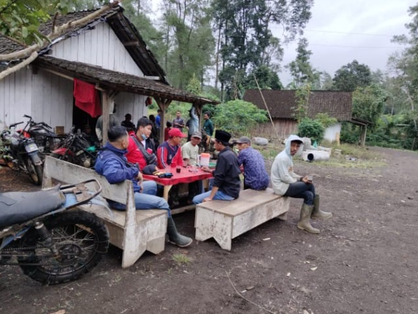 perhutani-banyuwangi-barat-bekali-ilmu-kehutanan-pada-mahasiswa-universitas-mataram