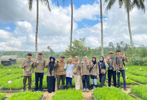 perhutani-banyuwangi-barat-lakukan-bimbingan-ilmu-kehutanan-pada-mahasiswa-magang