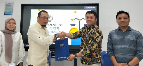 tingkatkan-kompetensi-jurnalistik-akademis-prodi-ilmu-hukum-uts-jalin-kemitraan-dengan-warta-hukum-dan-sindikat-post