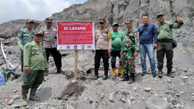 perhutani-kph-probolinggo-lakukan-langkah-preventif-bersama-tni-polri-dengan-pemasangan-plang-larangan