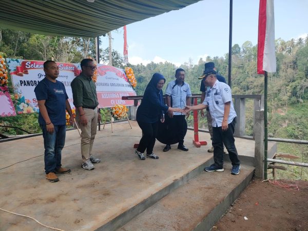 kph-probolinggo-dan-pj-bupati-lumajang-resmi-buka-panorama-grojokan-sewu