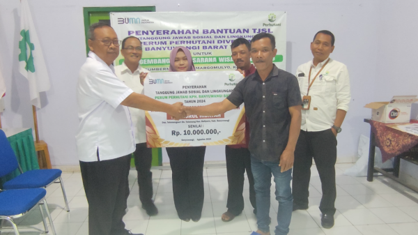 perhutani-banyuwangi-barat-salurkan-bantuan-tjsl-non-pumk-untuk-perbaikan-tpq-nurul-hidayah