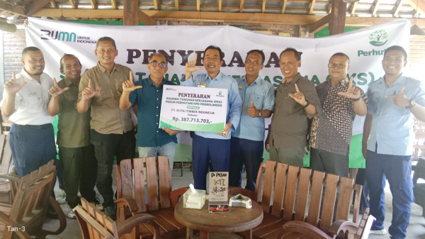 perhutani-probolinggo-serahkan-hasil-sharing-tanaman-sengon-dan-balsa-pada-pt-kutai-timber-indonesiaperhutani-probolinggo-serahkan-hasil-sharing-tanaman-sengon-dan-balsa