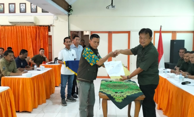 perhutani-jember-serahkan-dana-sharing-produksi-non-kayu-tahun-2021-pada-12-lmdh