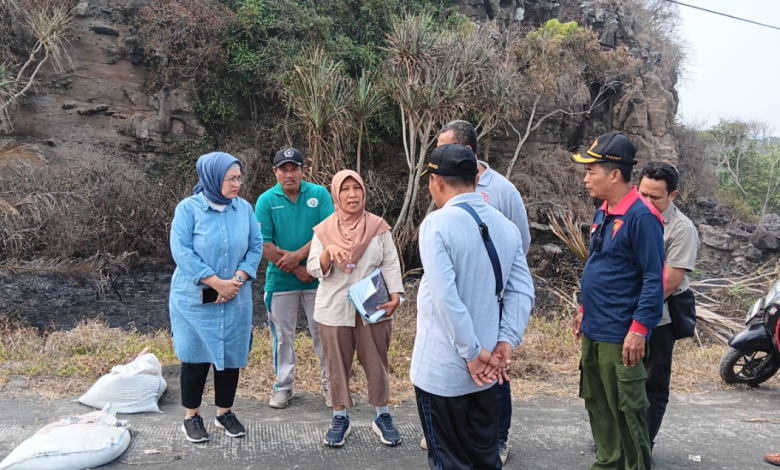 kph-probolinggo-tinjau-kondisi-jalan-penghubung-antara-kecamatan-pasirian-dan-tempursari-yang-terputus