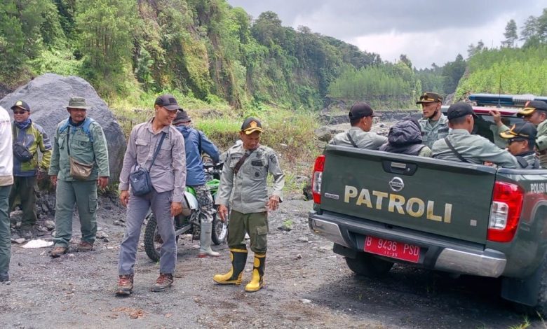 kph-probolinggo-terlibat-patroli-mitigasi-tanaman-ganja-dan-gukamhut