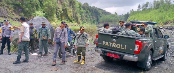 kph-probolinggo-terlibat-patroli-mitigasi-tanaman-ganja-dan-gukamhut