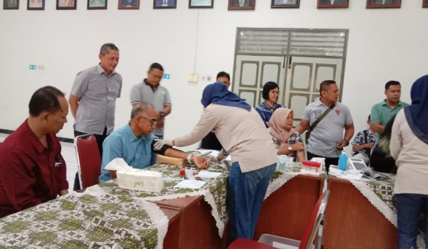 perhutani-kph-probolinggo-gelar-medical-check-up-untuk-pegawainya