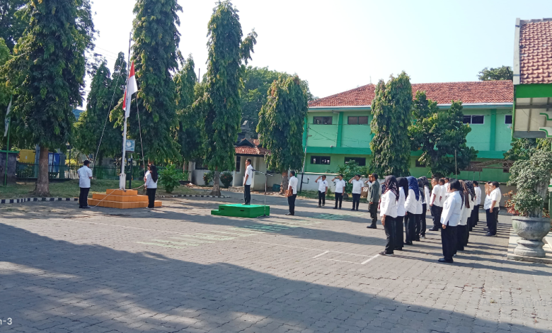 perhutani-probolinggo-laksanakan-upacara-bendera-dalam-peringati-hari-sumpah-pemuda-ke-96